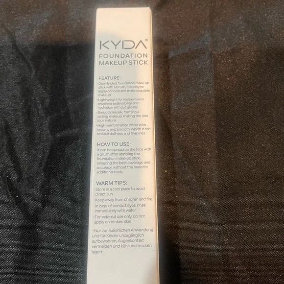 KYDA Color-Changing Foundation Stick — Natural - Picture 9 of 9
